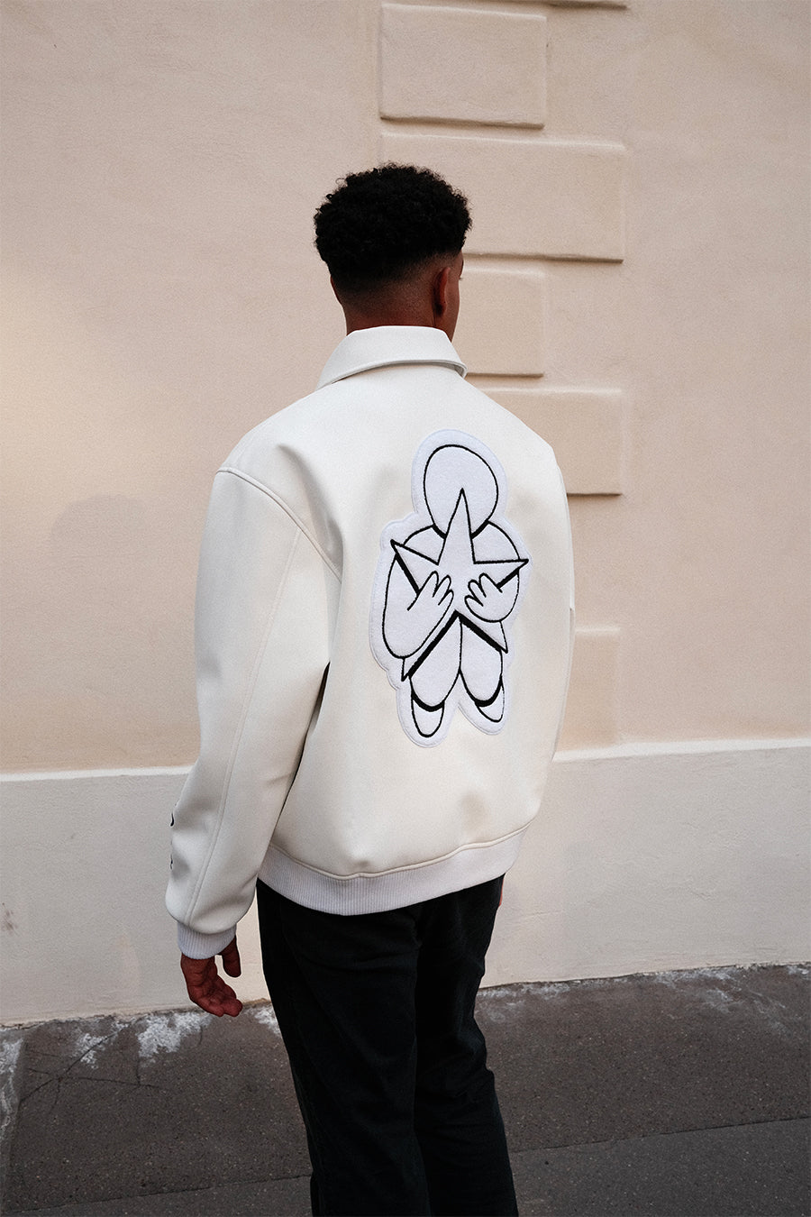 « Es…r »  JACKET